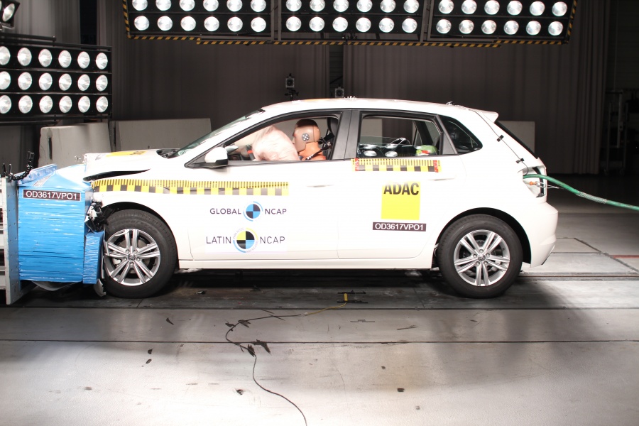 Volkswagen Virtus + 4 Airbags — 1