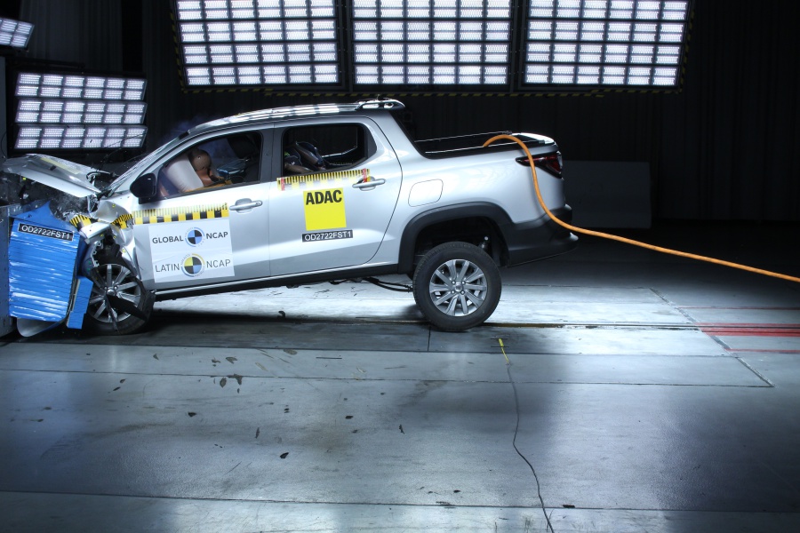 Fiat Strada (Double cabin) + 4 Airbags — 1