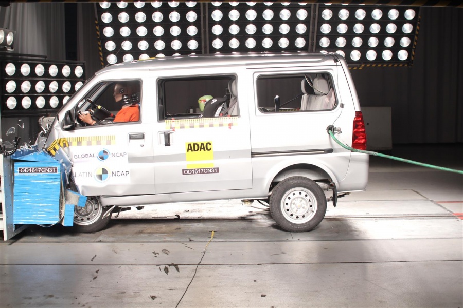 Chevrolet N300 (passengers) - NO Airbags — 1