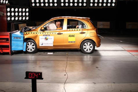 Nissan March + 2 Airbags — 1