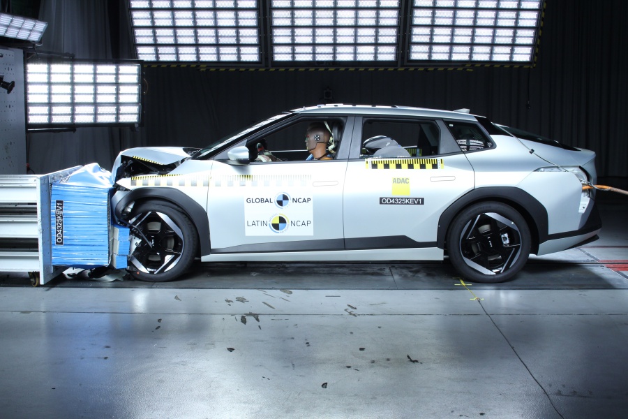 Kia EV4 + 6 Airbags — 1