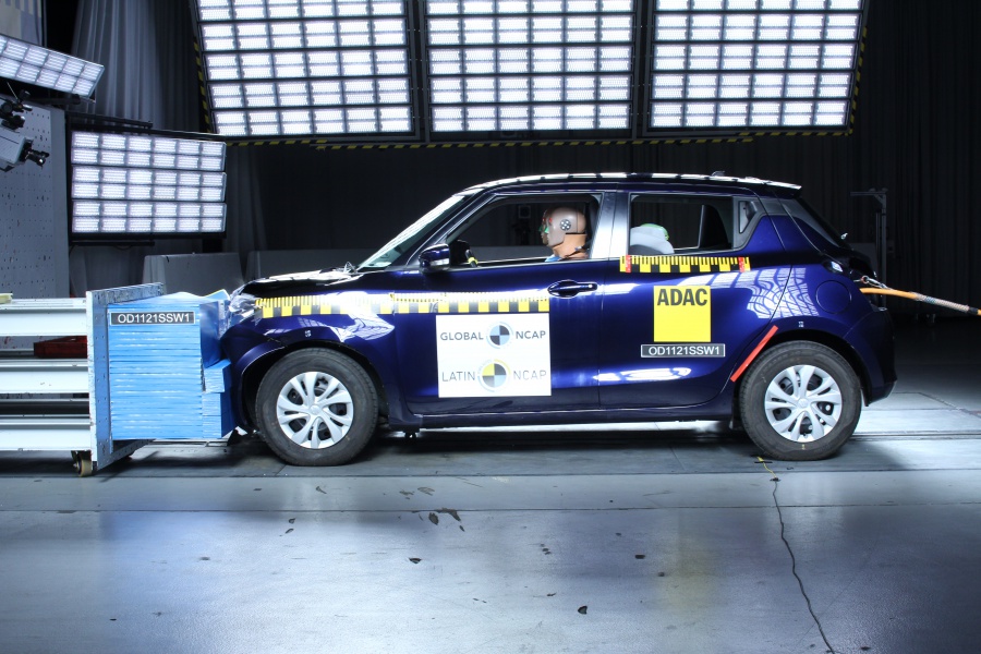 Suzuki Swift + 2 Airbags — 1