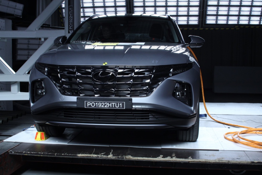 Hyundai Tucson + 6 Airbags — 1
