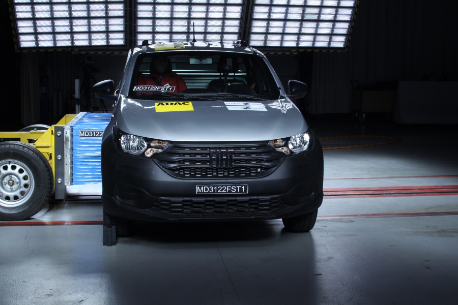 Fiat Strada  (Cabine simples) + 2 Airbags — 1