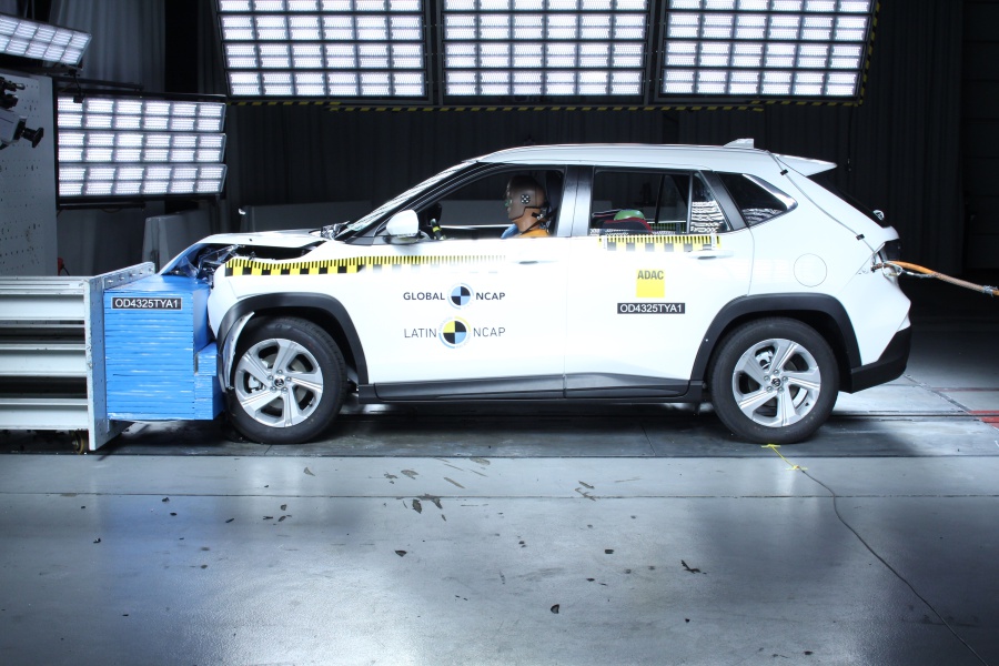 Toyota Yaris Cross + 6 Airbags — 1