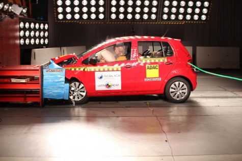 Volkswagen Fox + 2 Airbags — 1